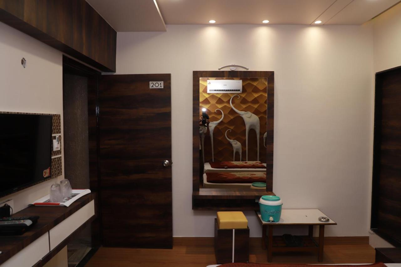 Hotel Darshan Amreli Extérieur photo